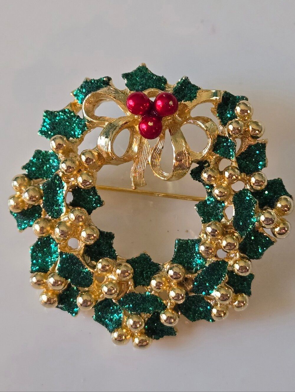 Holiday Wreath Brooch with Green Glitter Leaves and Red Berries